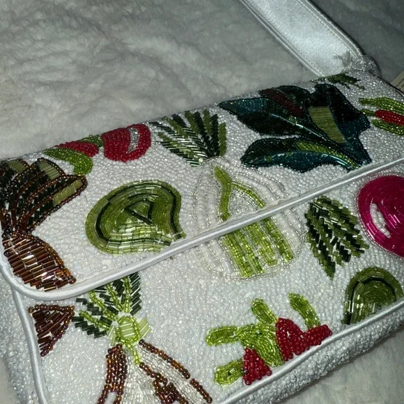 Viral Beaded Vegetable Market Bag - Picture 2 of 3